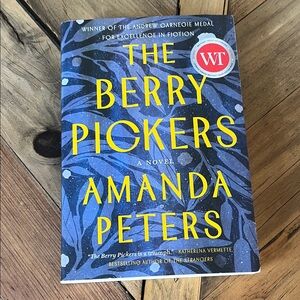 The Berry Pickers by Amanda Peters - Paperback Novel